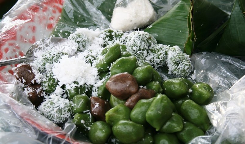 Kelepon Kecerit khas Lombok cemilan khas lombok