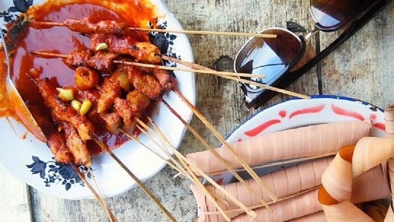 Sate Bulayak khas Lombok makanan khas lombok timur